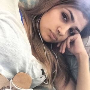 Meet your Posher, Yolanda